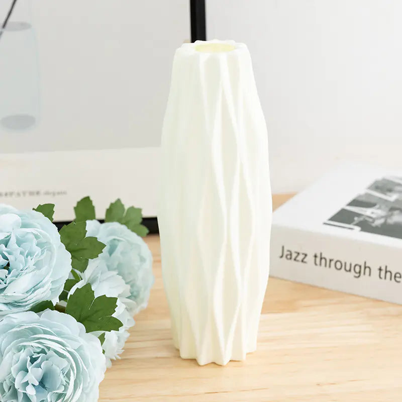 Nordic Style Durable Plastic Flower Vase for Home Decor